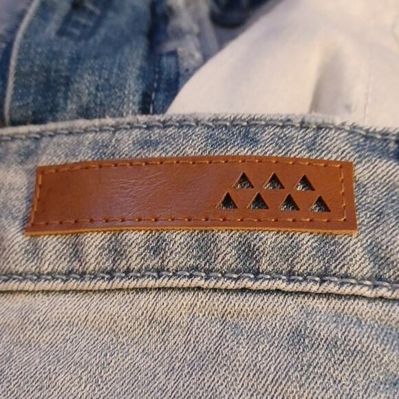 Dollhouse Denim Distress Jeans Skirt With Silver & Pearly Beads. Size 20 - Picture 16 of 16